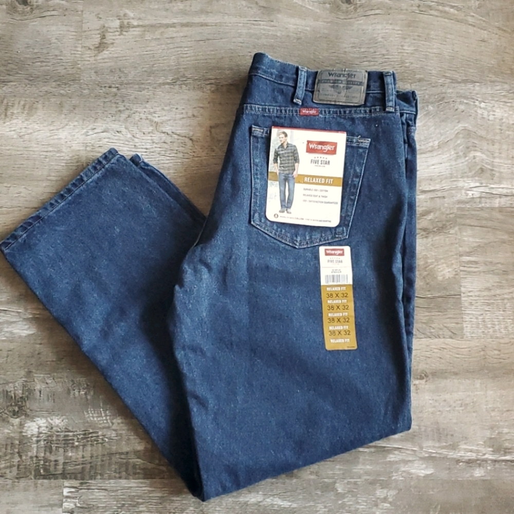 Wrangler Men's 38 x 32 Relaxed Fit